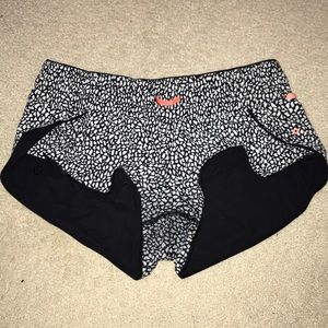 COPY - Lululemon reversible shorts
